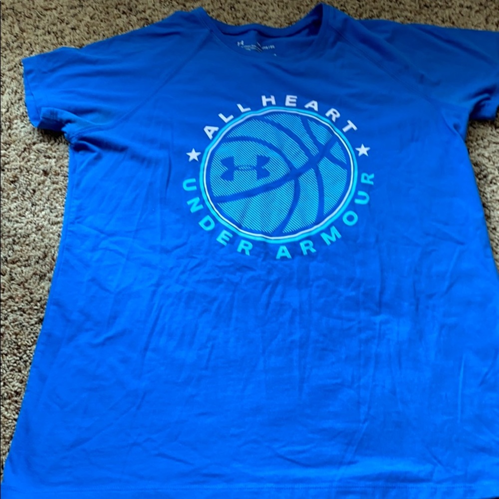 Girls Under Armour t shirt XL